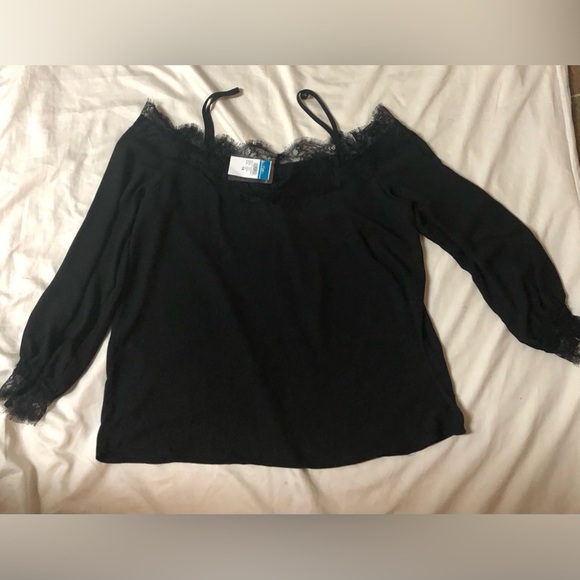 RUE21 BLACK OFF THE SHOULDERS BLOUSE WITH LACE DETAILING SIZE: 1X - Picture 1 of 12